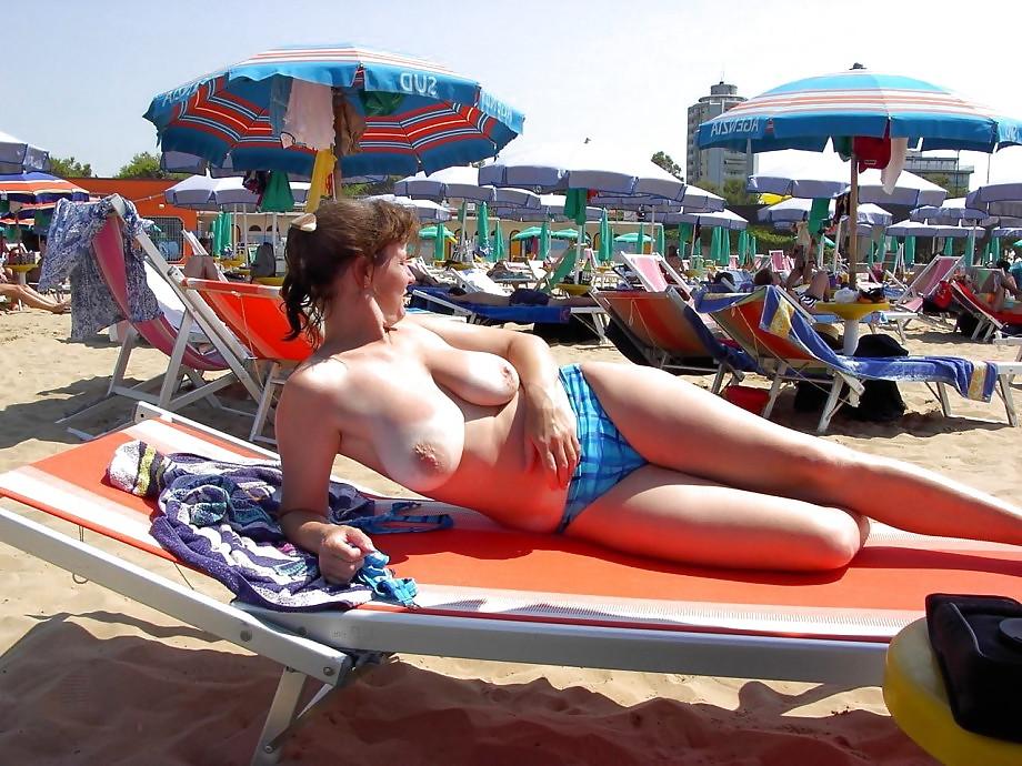25P BEACH BEAUTIES WITH BIG TITS I