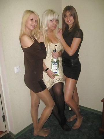 25P Nylon - upskirt - leg 20
