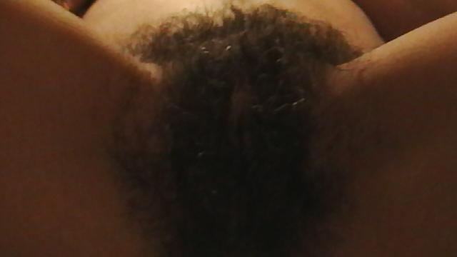10P Hairy latin lady