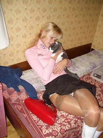 25P Nylon - upskirt - leg 18