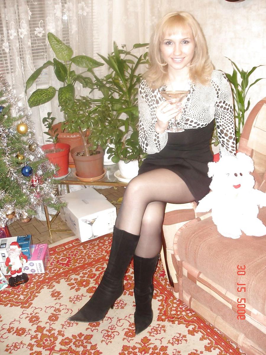 25P Nylon - upskirt - leg 25