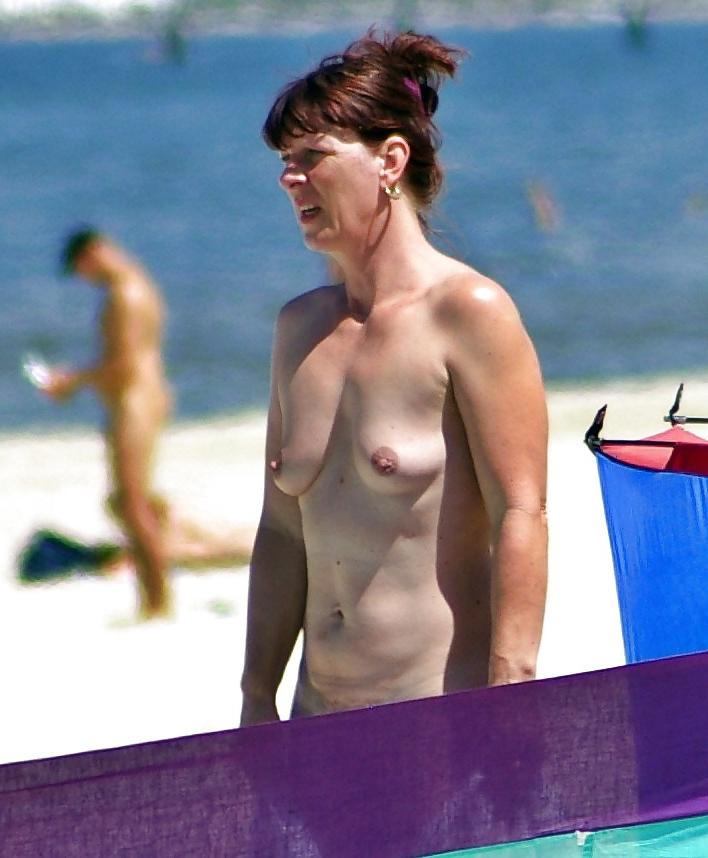 11P Naked beach