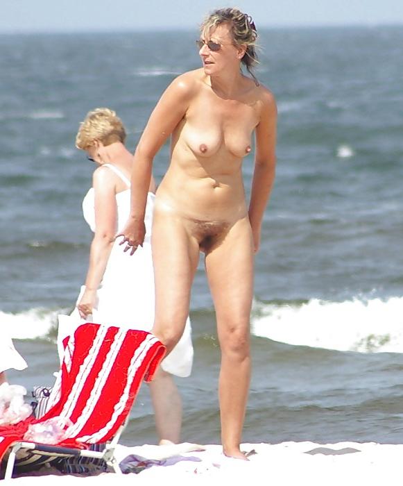 11P Naked beach
