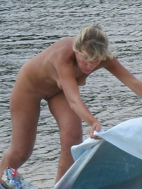 25P Older Beach Nudists