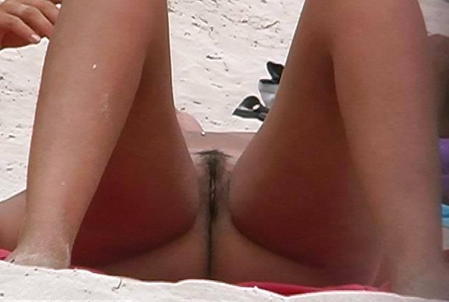 25P Older Beach Nudists