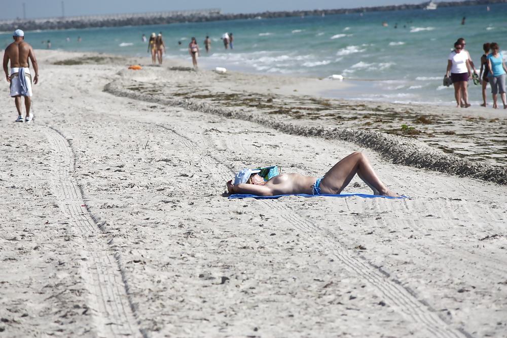 25P I want more Beach Boobs