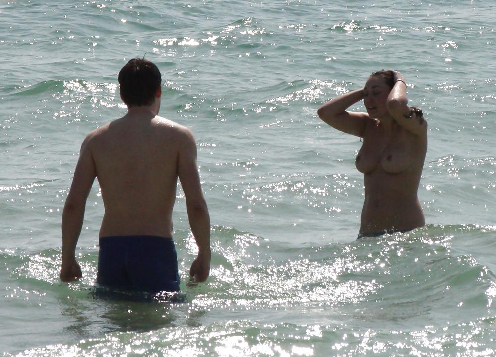 25P I want more Beach Boobs