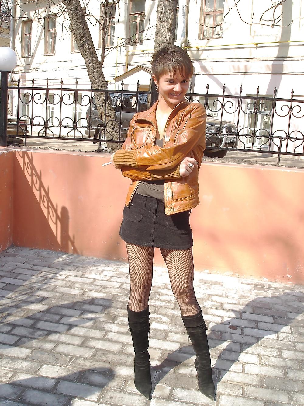 25P Nylon - upskirt - leg 27