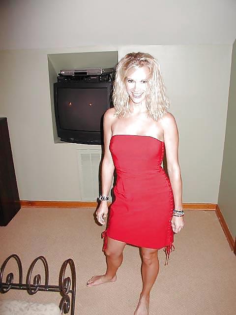 25P Slutty Blonde Milf