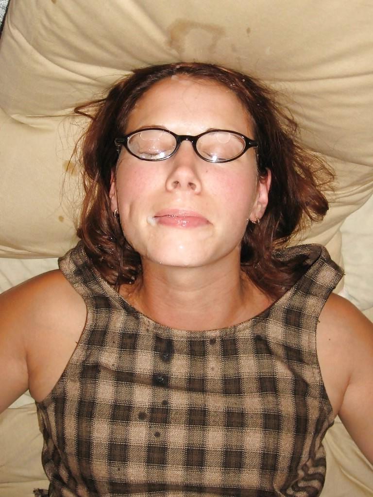 25P HORNY WOMAN MASTURBATING