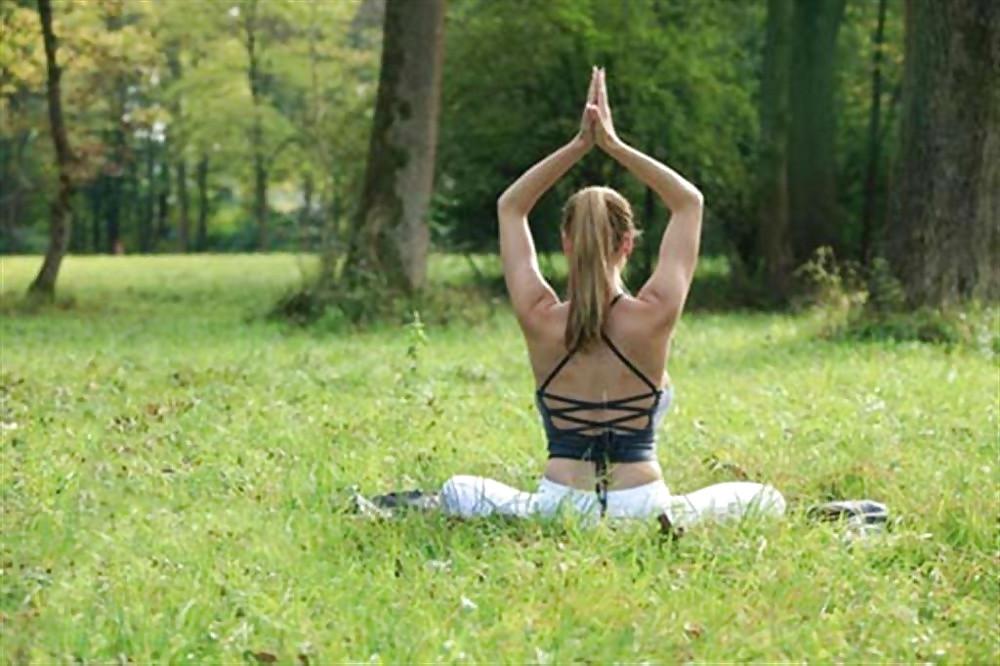21P Big Tit Yoga Babe