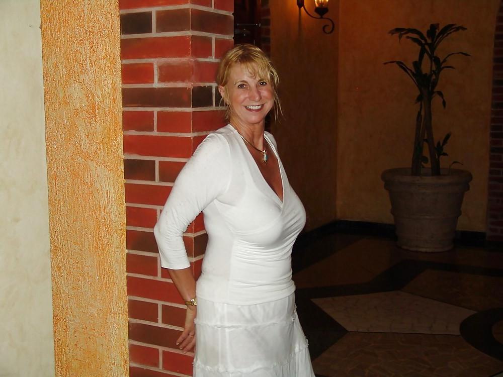 25P Sexiest Mature Woman Ever