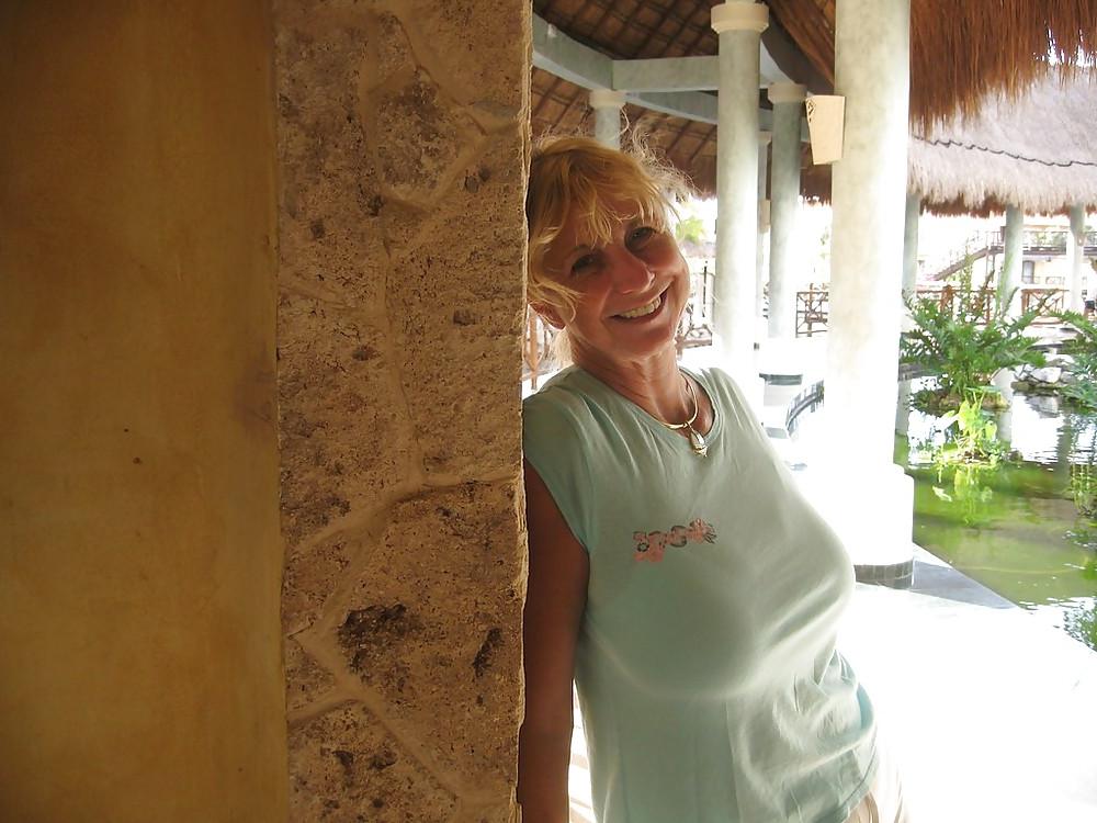 25P Sexiest Mature Woman Ever