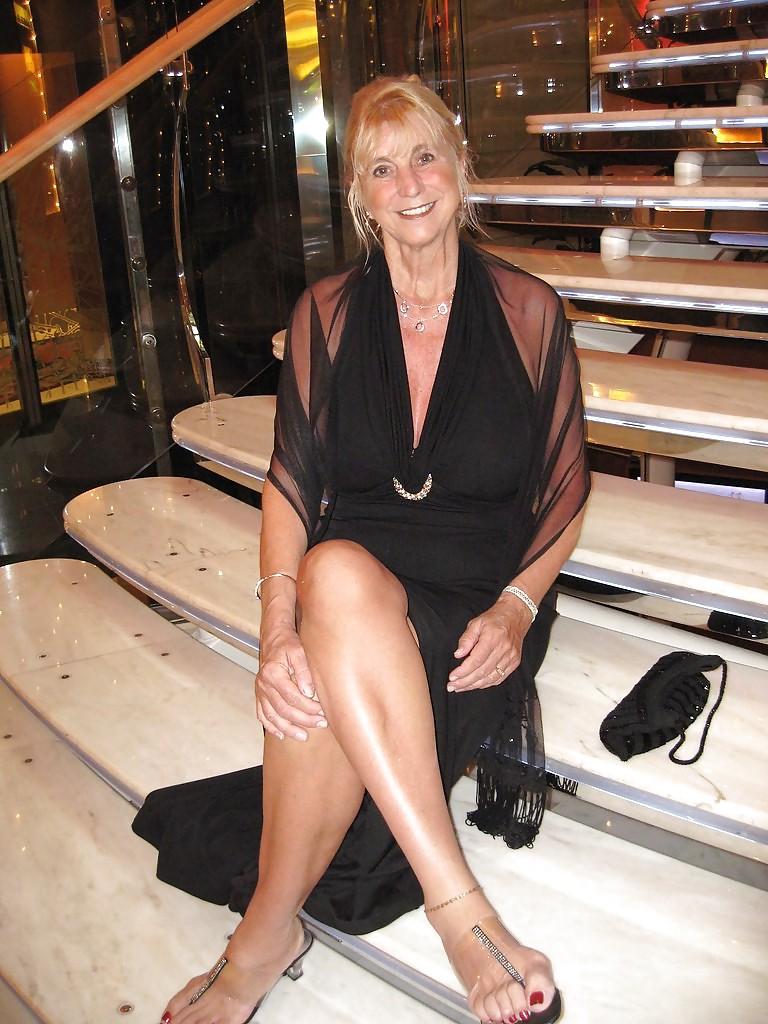 25P Sexiest Mature Woman Ever