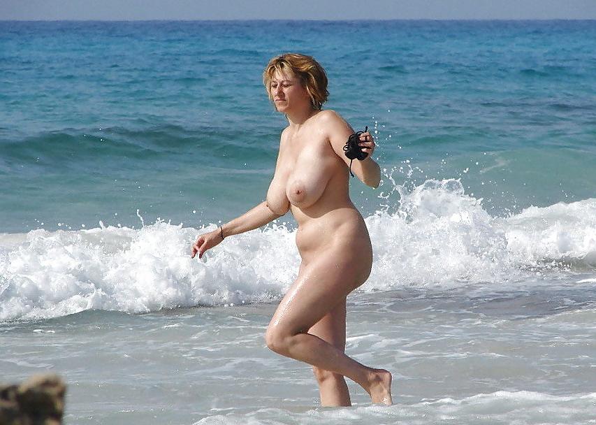 19P Naked beach 175.