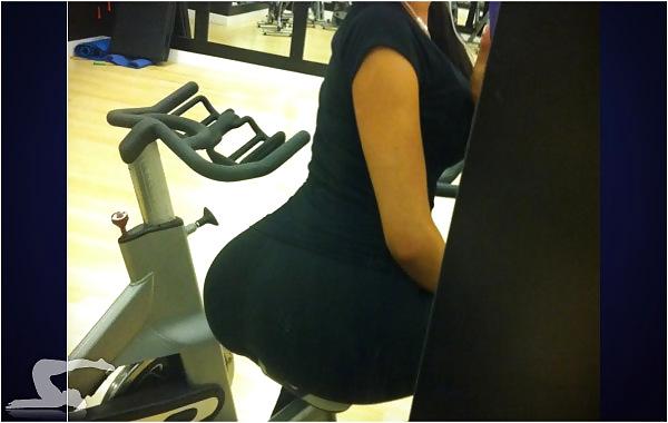 25P Yoga pants (ass)