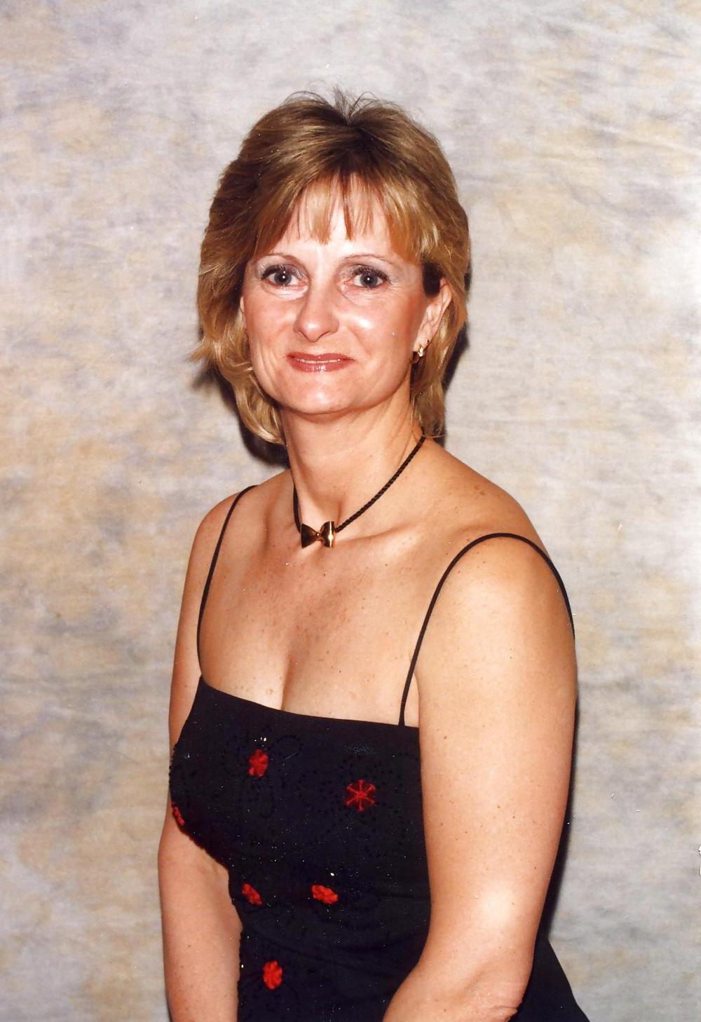 25P More Hot mature Woman