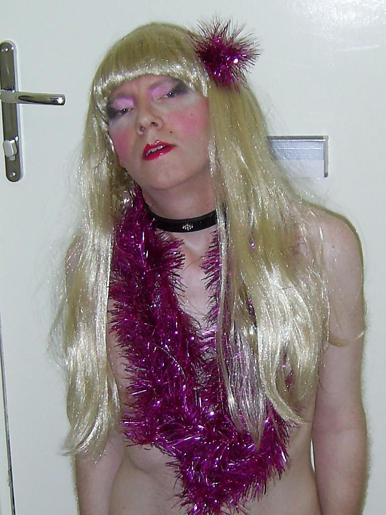 25P Suzi Sucks, Xmas kisses: part 1 of 2
