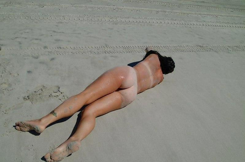 25P MELLI ON THE BEACH
