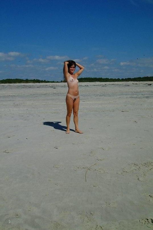 25P MELLI ON THE BEACH