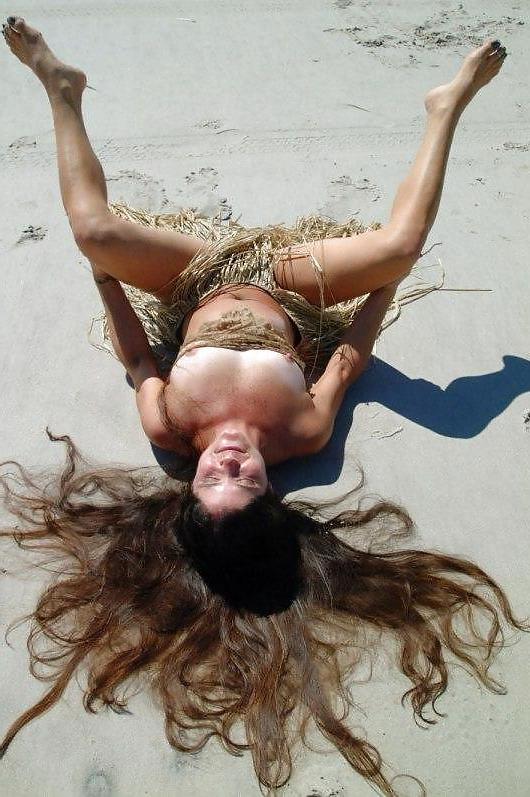 25P MELLI ON THE BEACH