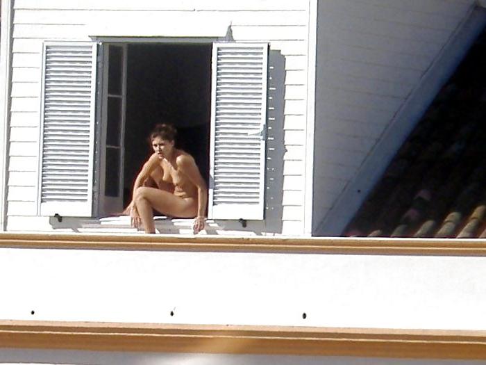 21P Nude by the window