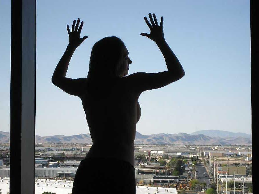 21P Nude by the window