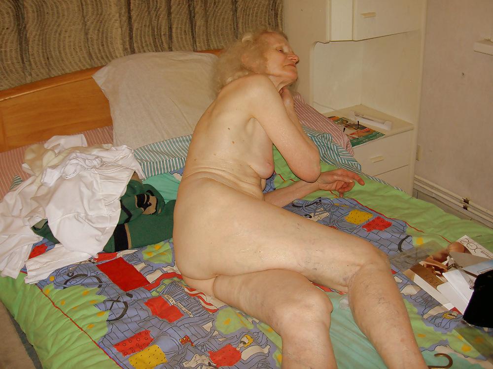 5P My  FRIEND   a old woman     