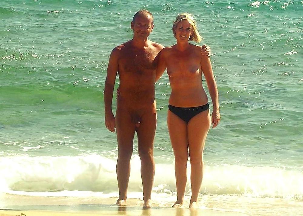 25P Older beach Nudists
