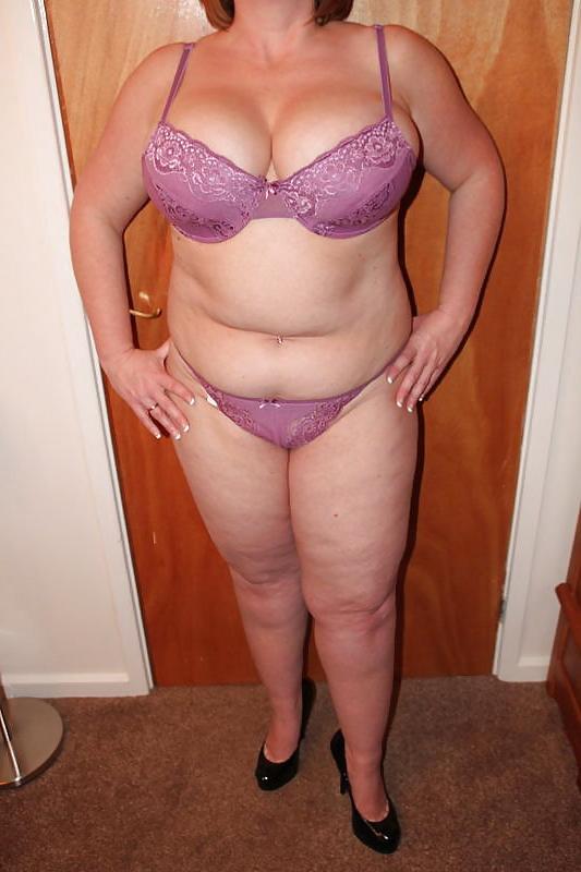 19P Woman their sell bras on the net 4