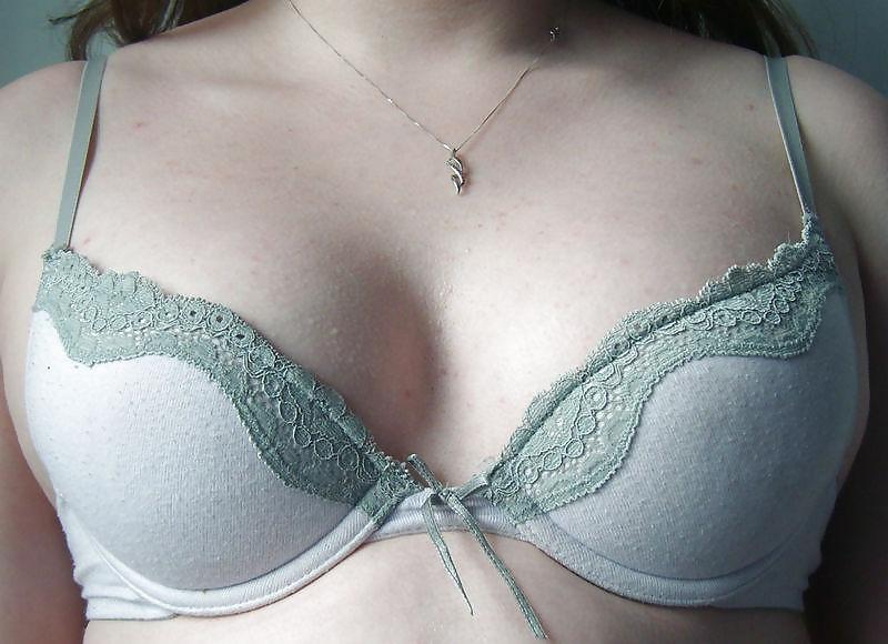 19P Woman their sell bras on the net 4