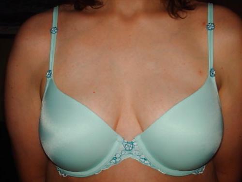 19P Woman their sell bras on the net 4