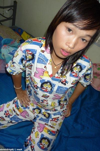 16P Amateur asian shemale shows off her cock