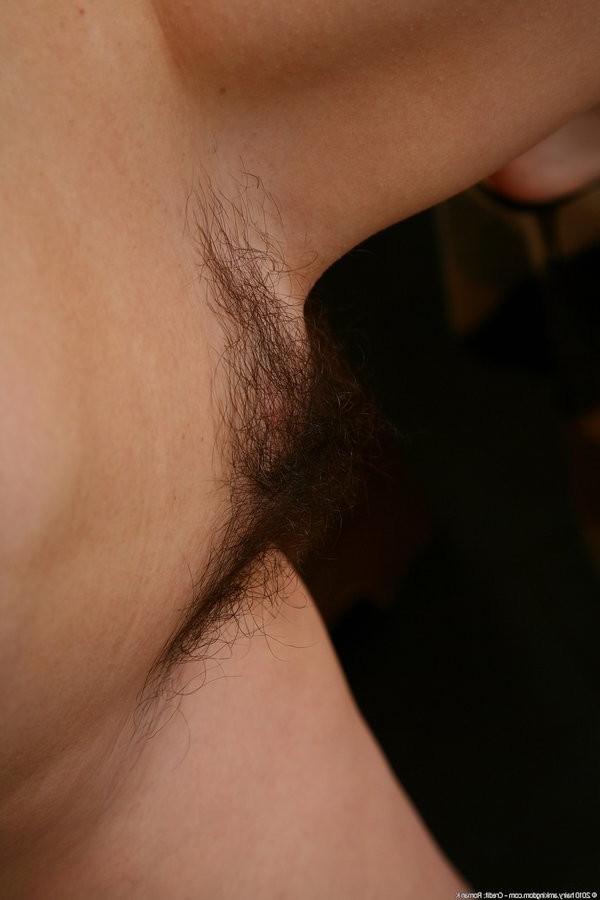 16P Hairy Amateur Hottie Spreads Wide To Show Her Furry Pussy