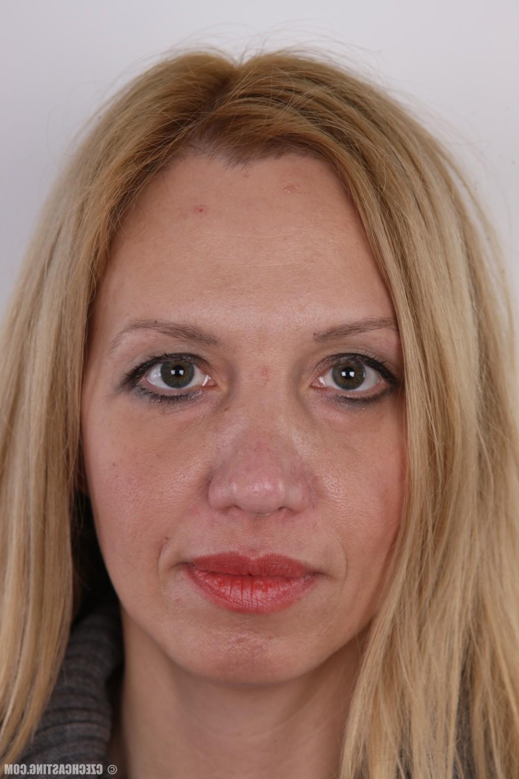 17P Mature milf with large ass