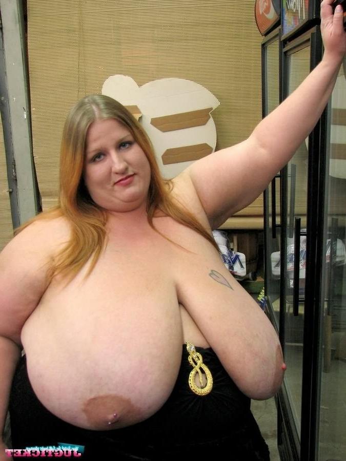 16P Busty fat amateur blonde showing her huge boobs in shop