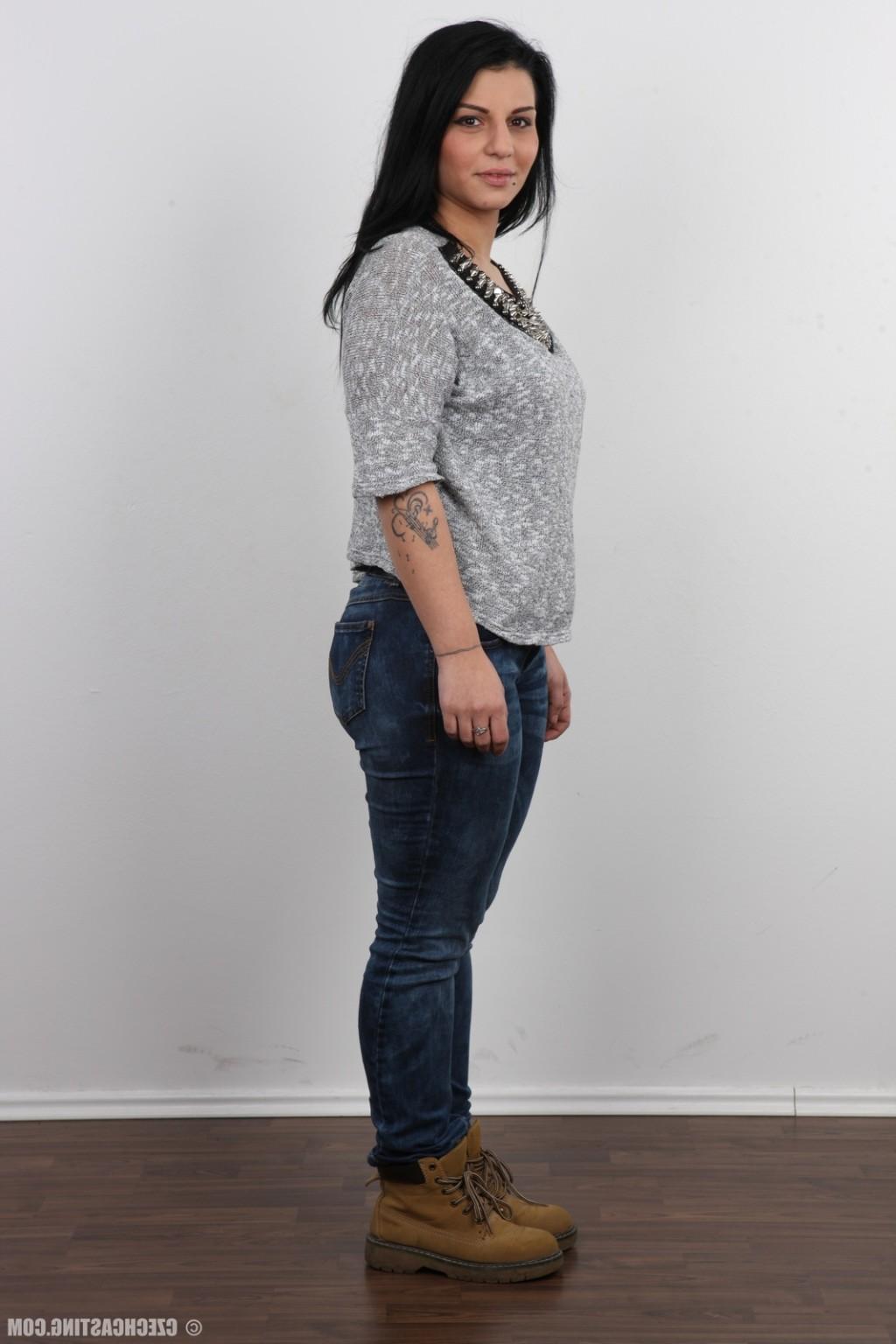 17P Chubby brunette with large ass