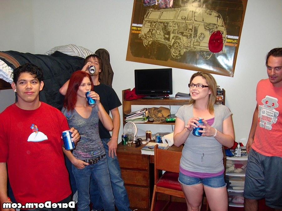 16P College coeds dorm party