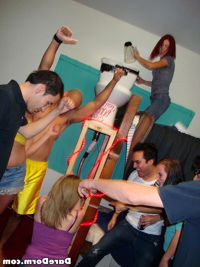 16P College coeds dorm party