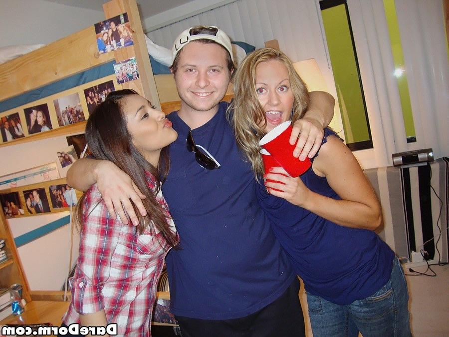 16P College coeds dorm party