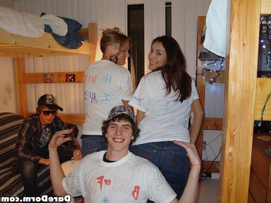 16P College coeds dorm party
