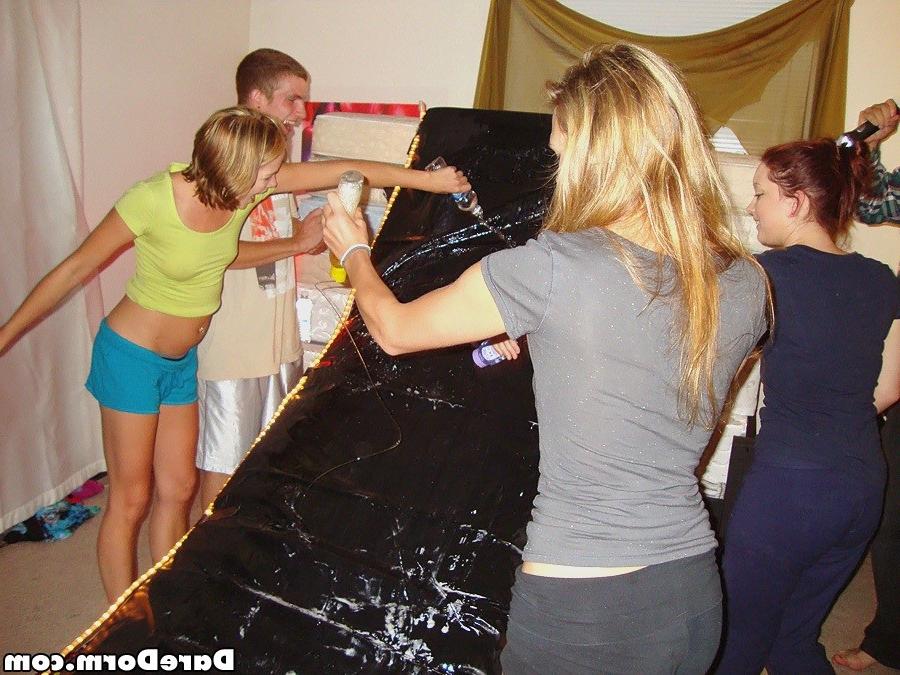 16P College coeds dorm party