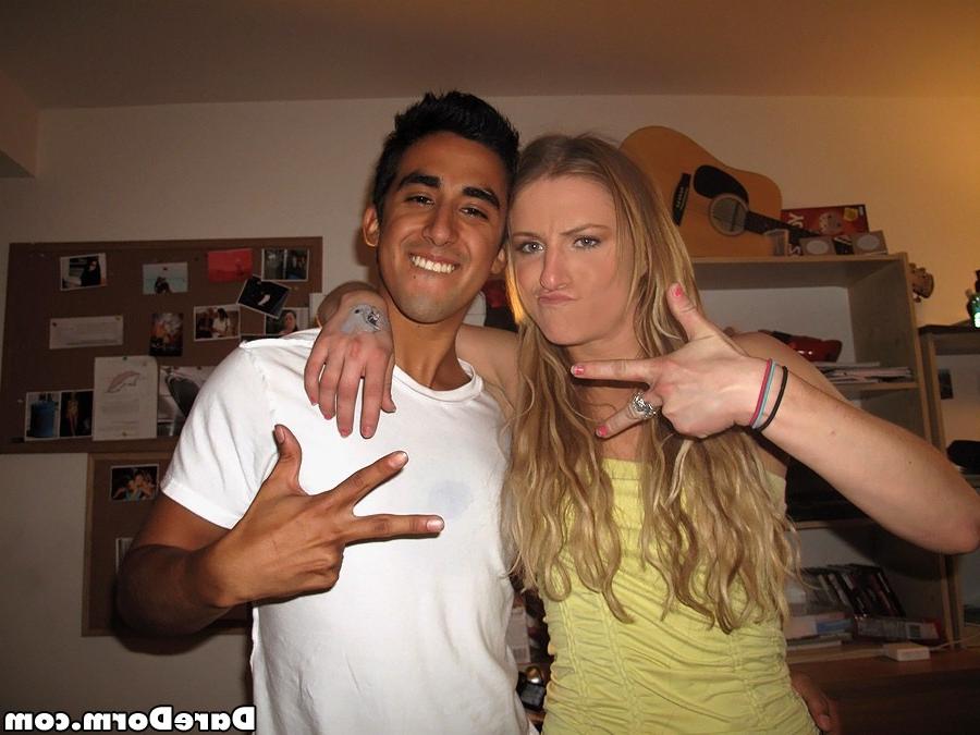 16P College coeds dorm party