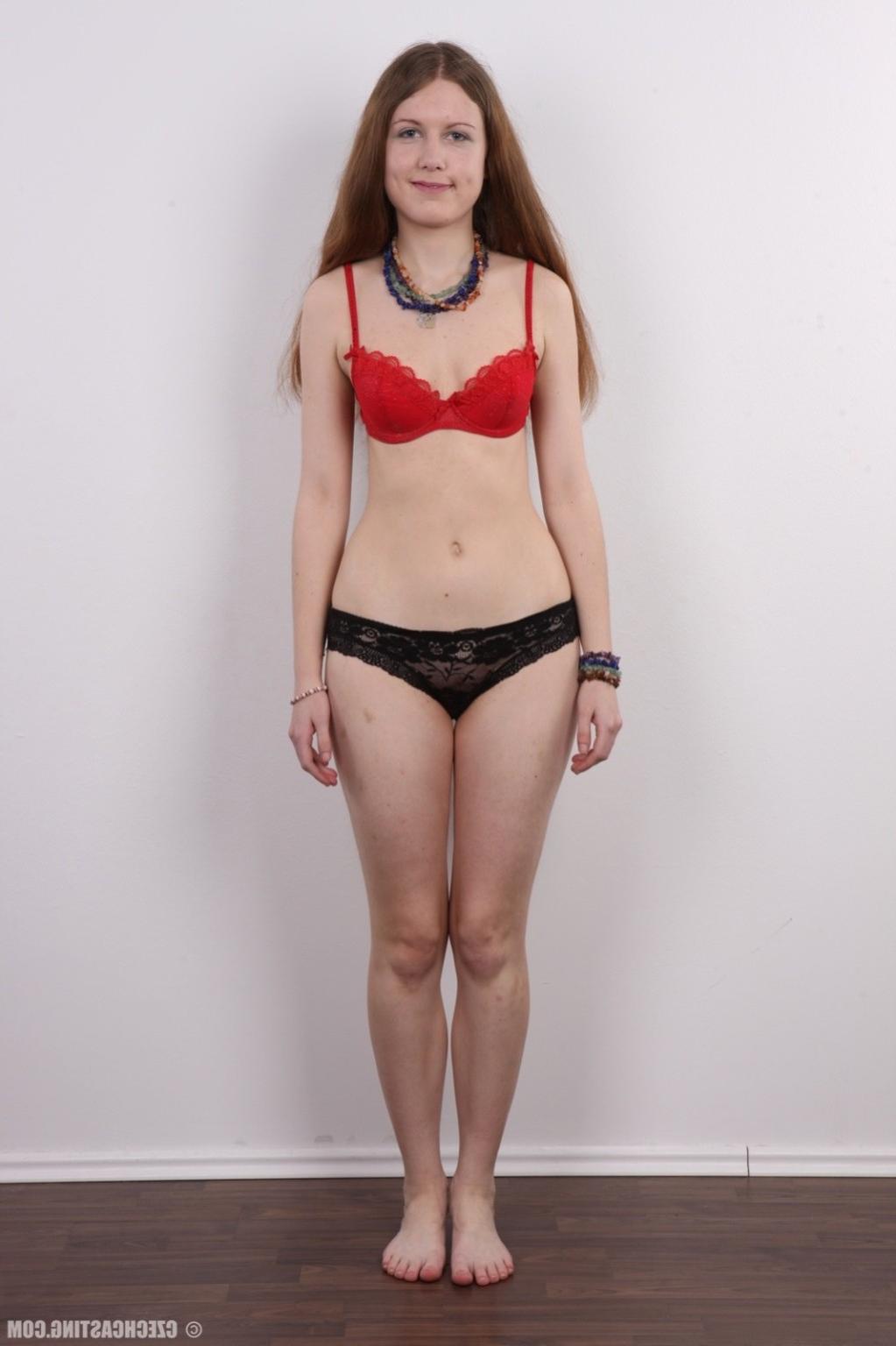 18P Amateur girl with small tits and large ass