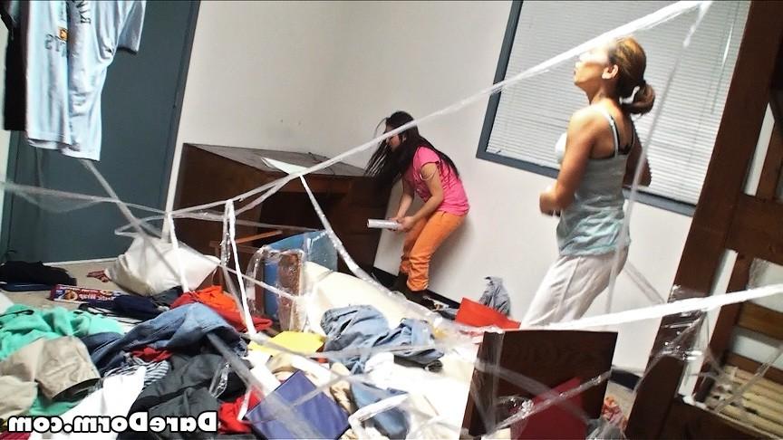 16P College coeds dorm party