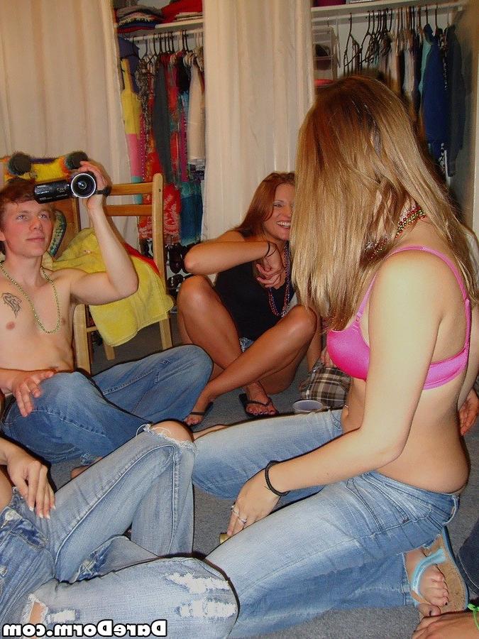 16P College coeds dorm party