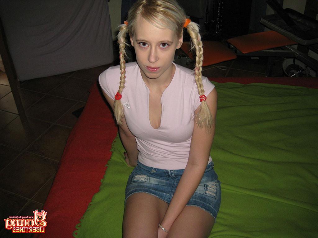 16P Sparkling girl with pigtails gives a head and spreads legs