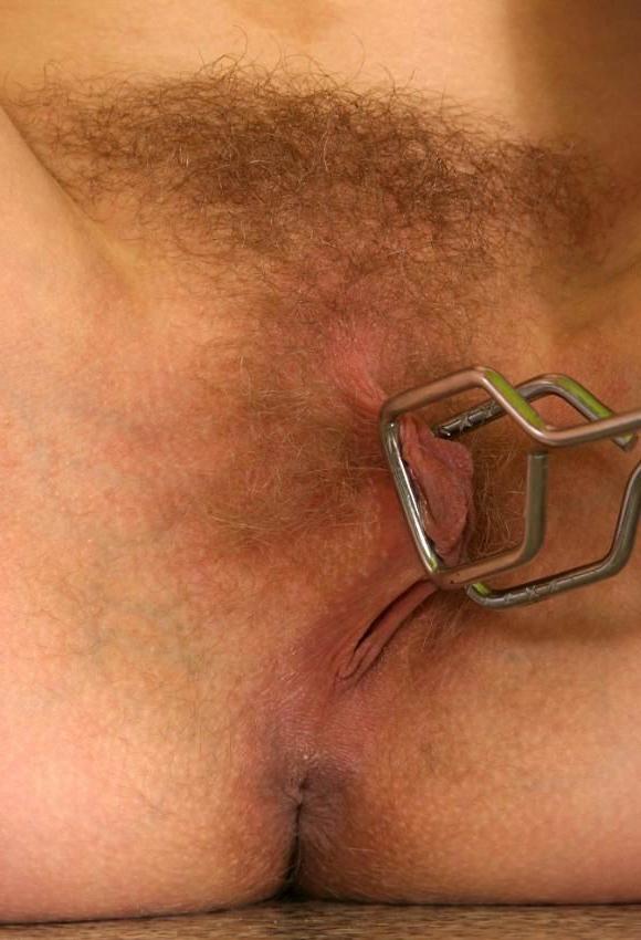 15P amateur inserting objects in her hairy pussy