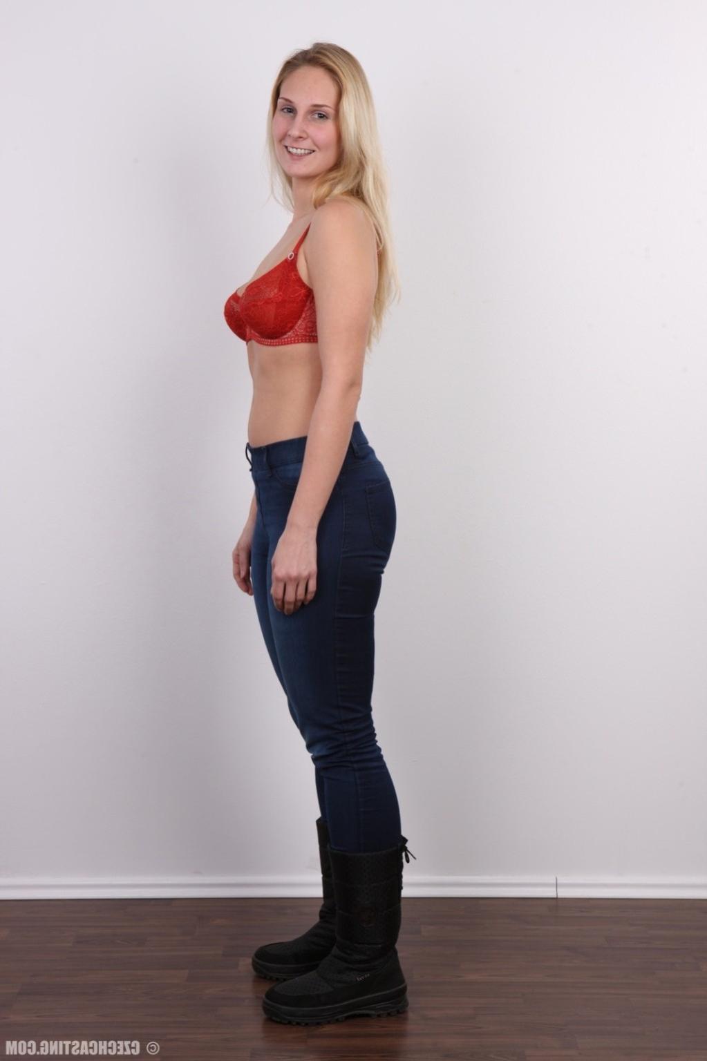 17P Blonde wife with saggy tits