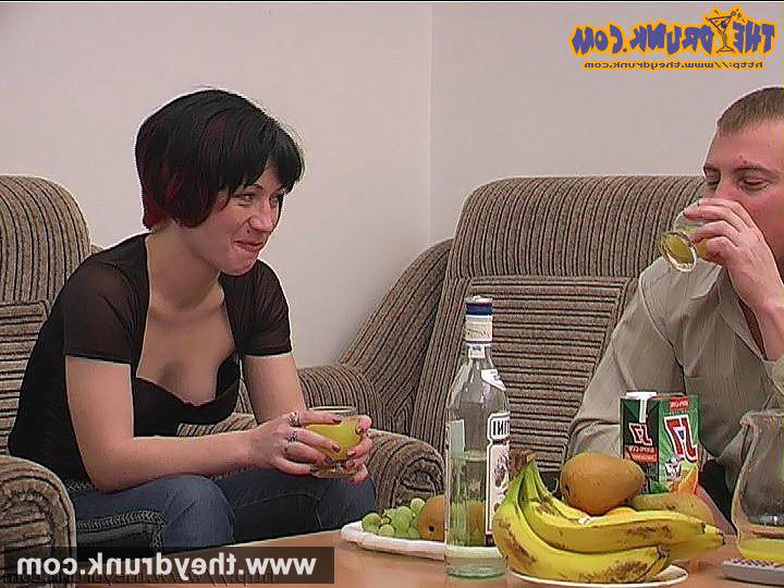16P Drunk brunette Mary does blowjob to her bofyriend and finally al